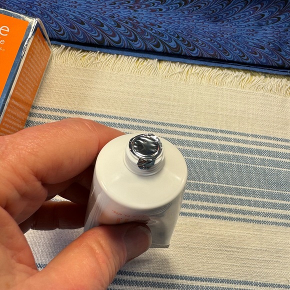 137-ATT New Kate Somerville Exfolikate Intensive Exfoliating Treatment 1.7 fl oz - Picture 7 of 8